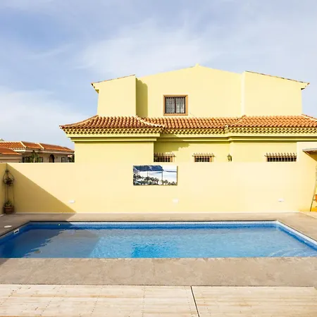 Tinizara Piscina Y Relax Las Galletas